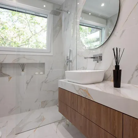 Acropolis Hideaway - Tranquil Retreat In Plaka Apartment